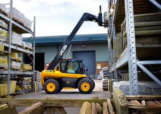 Teleskopické manipulátory JCB 516-40