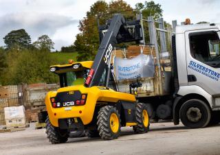 Teleskopické manipulátory JCB 516-40