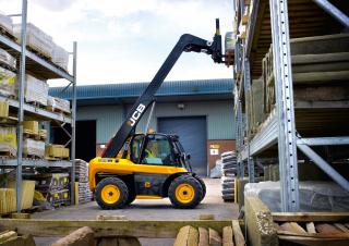 Teleskopické manipulátory JCB 516-40