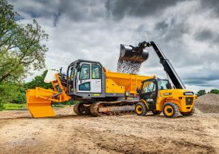 Teleskopické manipulátory JCB 520-40