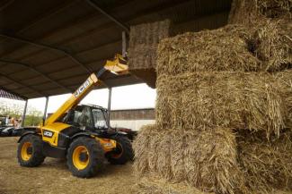 Zemědělské kolové nakladače JCB 531-70 AGRI Plus