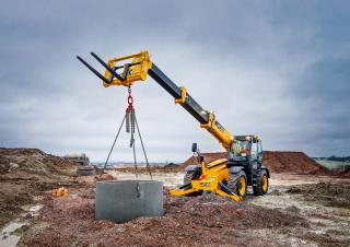Teleskopické manipulátory JCB 540-140 HI-VIZ
