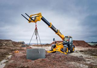 Teleskopické manipulátory JCB 540-140 Hi-Viz