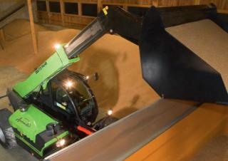 Teleskopické manipulátory DEUTZ-FAHR Agrovector 30.7
