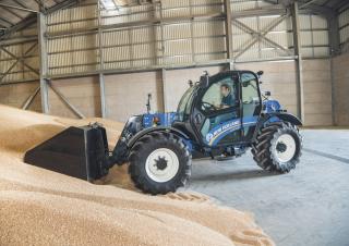 Teleskopické manipulátory New Holland LM 7.42 Elite