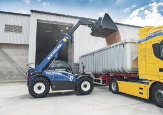 Teleskopické manipulátory New Holland LM 7.42 Elite