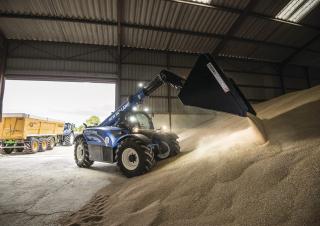 Teleskopické manipulátory New Holland LM 7.42 Elite