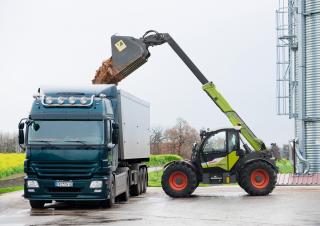 Teleskopické manipulátory Claas Scorpion 742