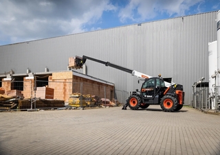 Teleskopické manipulátory Bobcat T36.120SL 75 V