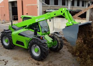 Teleskopické manipulátory Merlo TF 35.7 CS-120