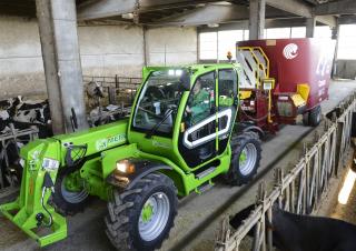 Teleskopické manipulátory Merlo TF 38.7 TT-CS-120
