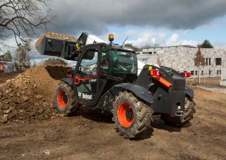 Teleskopické manipulátory Bobcat TL26.60 Low Cab 75 IIIB