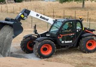 Teleskopické manipulátory Bobcat TL30.70 Low Cab 75 IV