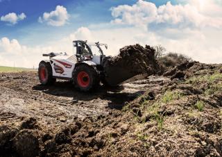 Teleskopické manipulátory Bobcat TL43.80HF 135 V