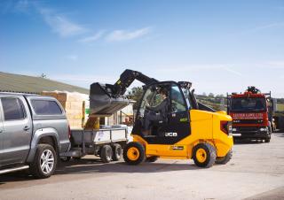 Teleskopické manipulátory JCB TLT30D  