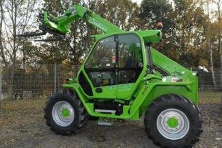 Teleskopické manipulátory Merlo Turbofarmer P 40.7 CS