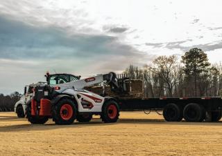 Teleskopické manipulátory Bobcat VersaHANDLER V923