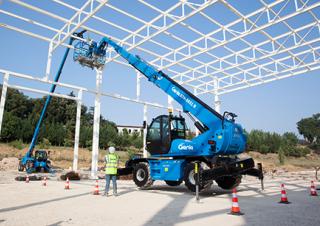 Teleskopické nakladače s horní konstrukcí Genie GTH5021R