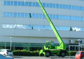 Teleskopické nakladače s horní konstrukcí Merlo Roto 45.21 MCSS