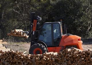 Terénní vysokozdvižné vozíky Ausa C 401 H x4