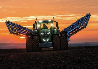 Traktory 4WD Fendt 1042 Vario PowerPlus