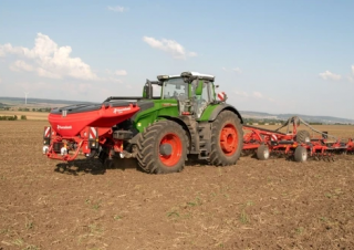 Traktory 4WD Fendt 1048 Vario Profi+ 