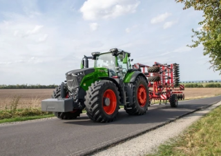 Traktory 4WD Fendt 1048 Vario Profi+ 
