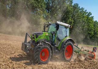 Traktory 4WD Fendt 211 S Vario Power