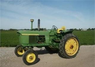 Traktory 4WD John Deere 2510