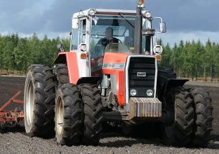 Traktory 4WD Massey Ferguson 2680