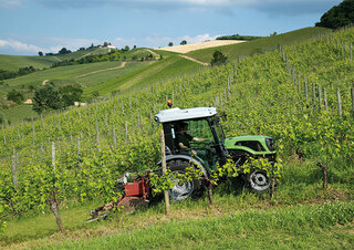 Traktory 4WD DEUTZ-FAHR 3050