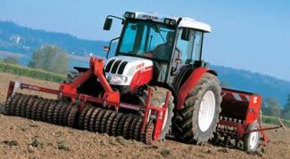 Traktory 4WD Steyr 4085 Kompakt Basis