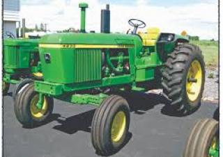 Traktory 4WD John Deere 4230