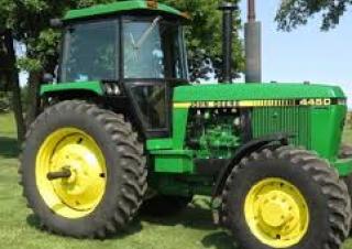 Traktory 4WD John Deere 4450