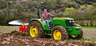 Traktory 4WD John Deere 5055 E