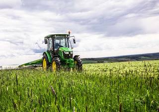 Traktory 4WD John Deere 5058E