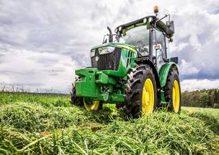 Traktory 4WD John Deere 5067E