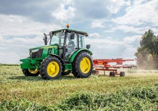 Traktory 4WD John Deere 5075E