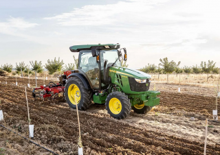 Traktory 4WD John Deere 5075EN