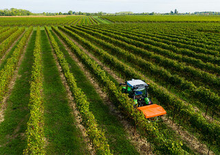 Traktory 4WD DEUTZ-FAHR 5095 DF TTV