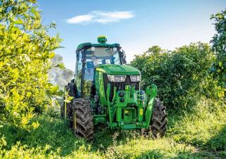 Traktory 4WD John Deere 5130ML