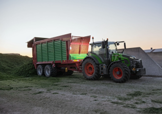 Traktory 4WD Fendt 514 Vario Profi+ 