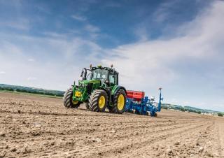 Traktory 4WD John Deere 6110M 