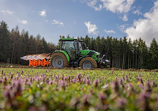 Traktory 4WD DEUTZ-FAHR 6125 C RVShift 