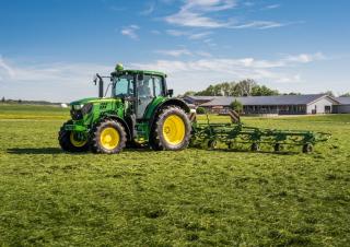 Traktory 4WD John Deere 6130 M