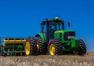 Traktory 4WD John Deere 6150J