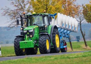 Traktory 4WD John Deere 6175M 