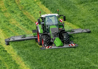 Traktory 4WD Fendt 620 Vario Profi