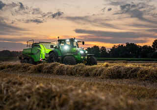 Traktory 4WD DEUTZ-FAHR 6230 HD Agrotron TTV