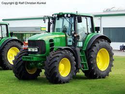 Traktory 4WD John Deere 7530 E Premium